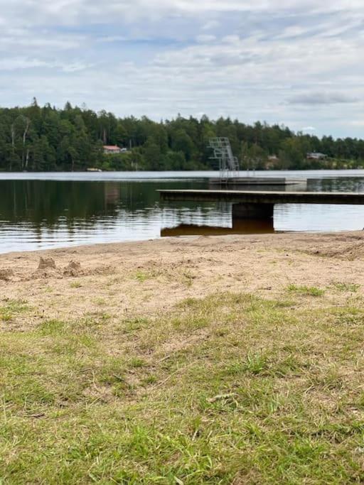 Mysigt Hus Med Natur & Jacuzzi I Olofstorp Göteborg Exteriör bild