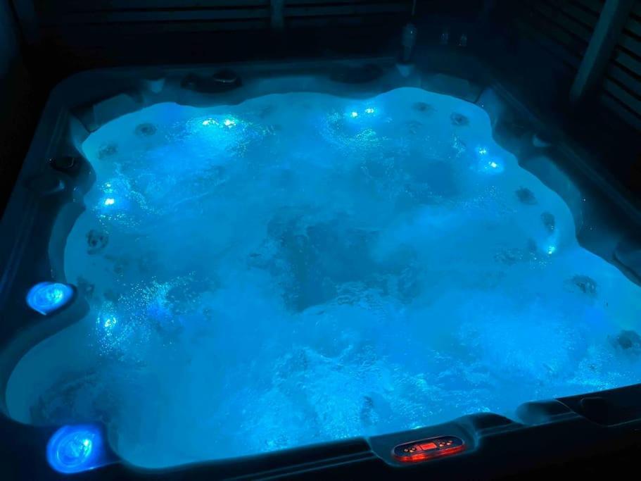 Mysigt Hus Med Natur & Jacuzzi I Olofstorp Göteborg Exteriör bild