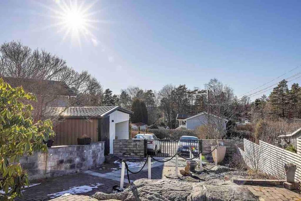 Mysigt Hus Med Natur & Jacuzzi I Olofstorp Göteborg Exteriör bild