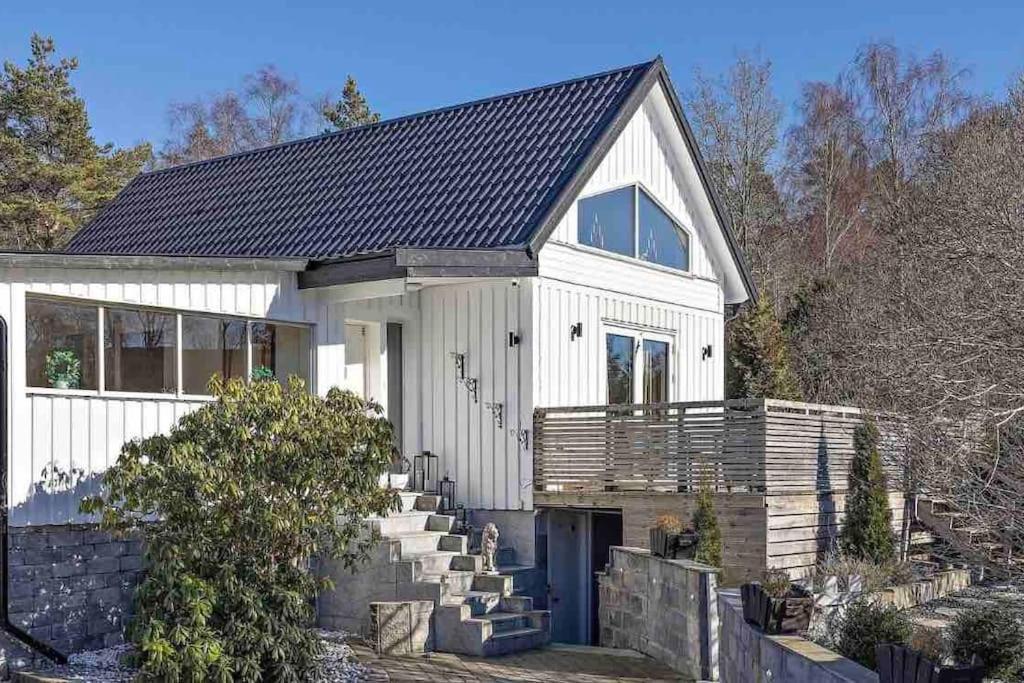 Mysigt Hus Med Natur & Jacuzzi I Olofstorp Göteborg Exteriör bild